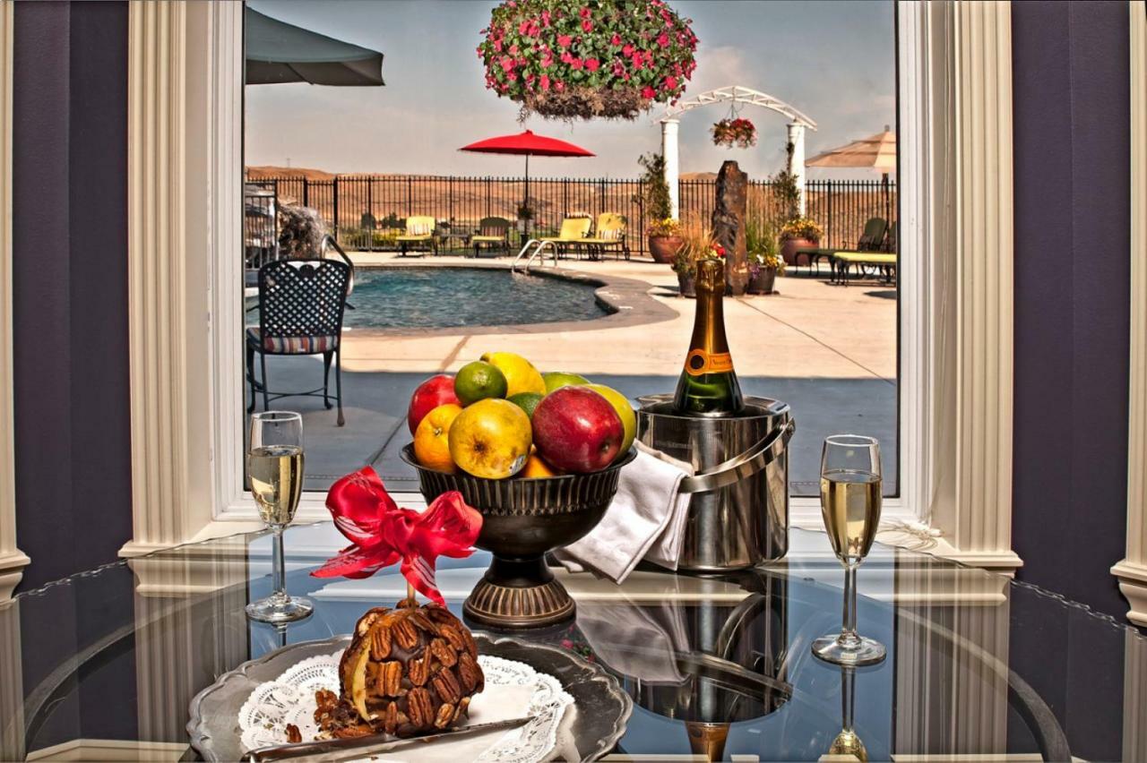 Bed and Breakfast Cameo Heights Mansion And The Vine Fine Dining Restaurant Touchet Exterior foto